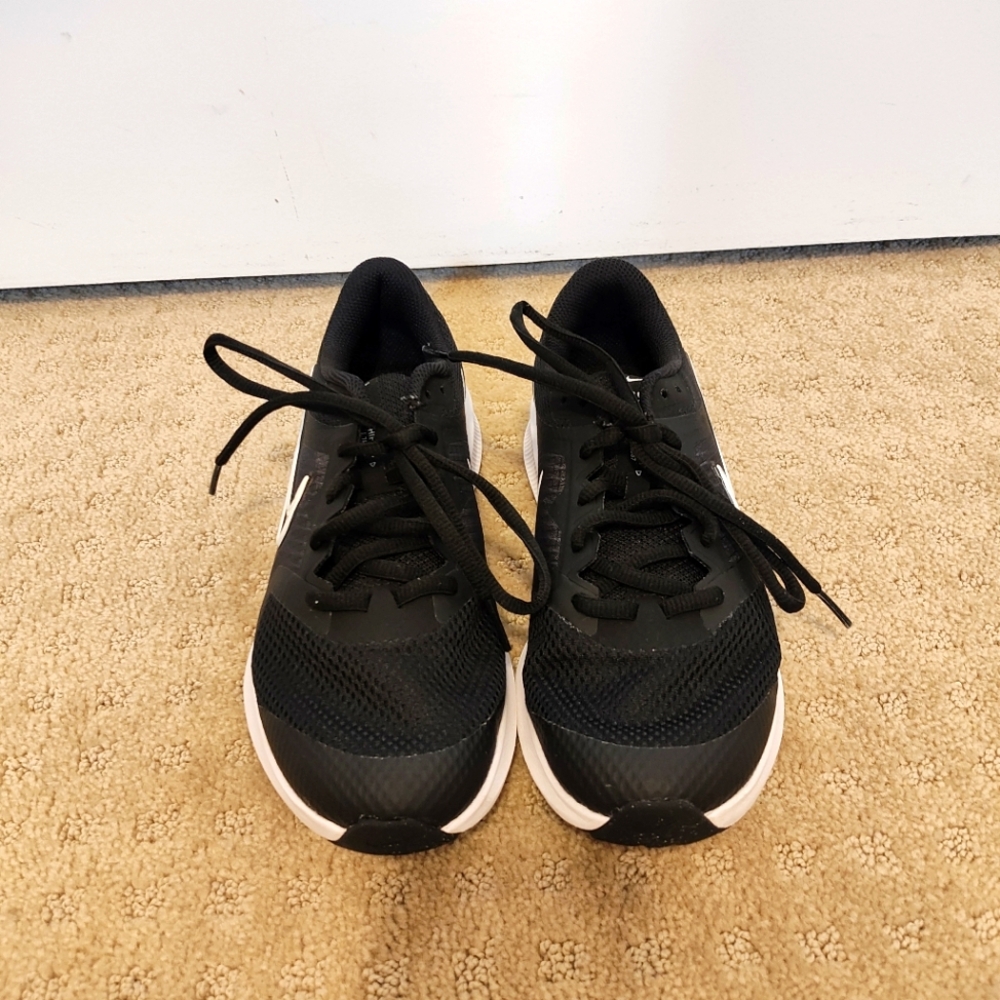 Nike Kids Downshifter Black/White 4Y